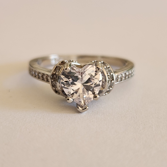 New 925 Silver Heart Shaped Diamond Ring for Women